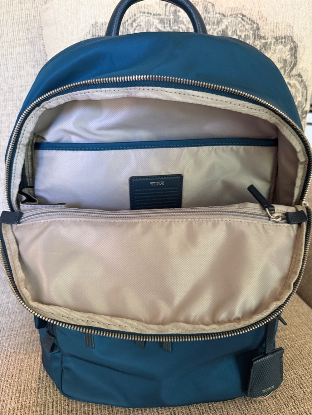Tumi Teal Men's Backpack with Leather Trim.. never used. - Picture 4 of 7